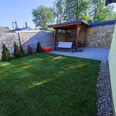 Apartman Julrich Vrbov Buitenkant foto