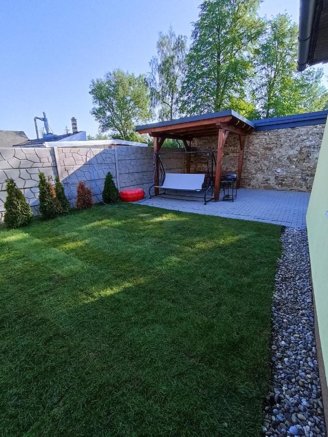 Apartman Julrich Vrbov Buitenkant foto