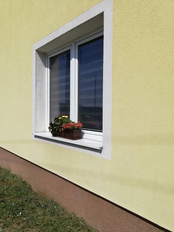 Apartman Julrich Vrbov Buitenkant foto
